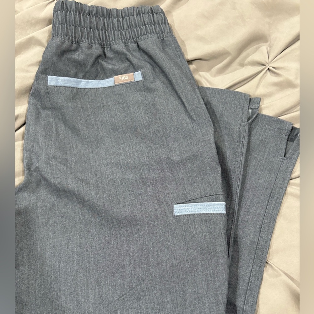 FIGS Technical Collection Basic Straight Scrub Pants Size M/P in Graphite